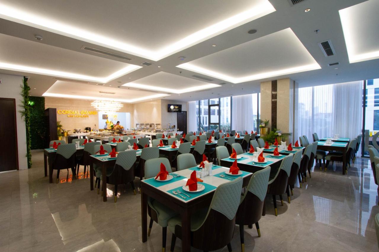 Cordial Grand Hotel Da Nang Beach - Infinity Rooftop Pool Exteriör bild